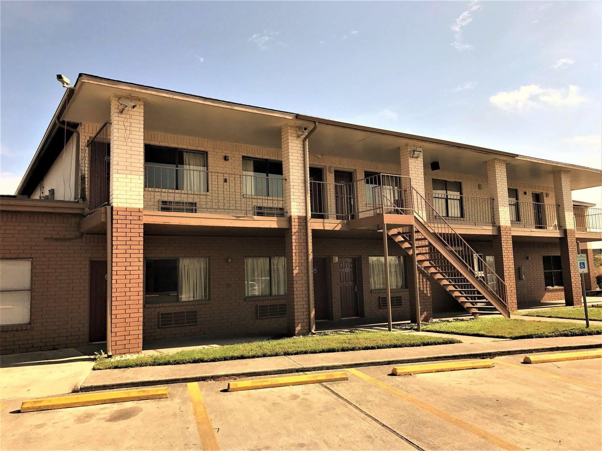Hometowne Studios By Red Roof San Antonio E - Frost Bank Center Zewnętrze zdjęcie